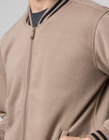 Details Fleece Bomber Varsity Jaket Pria