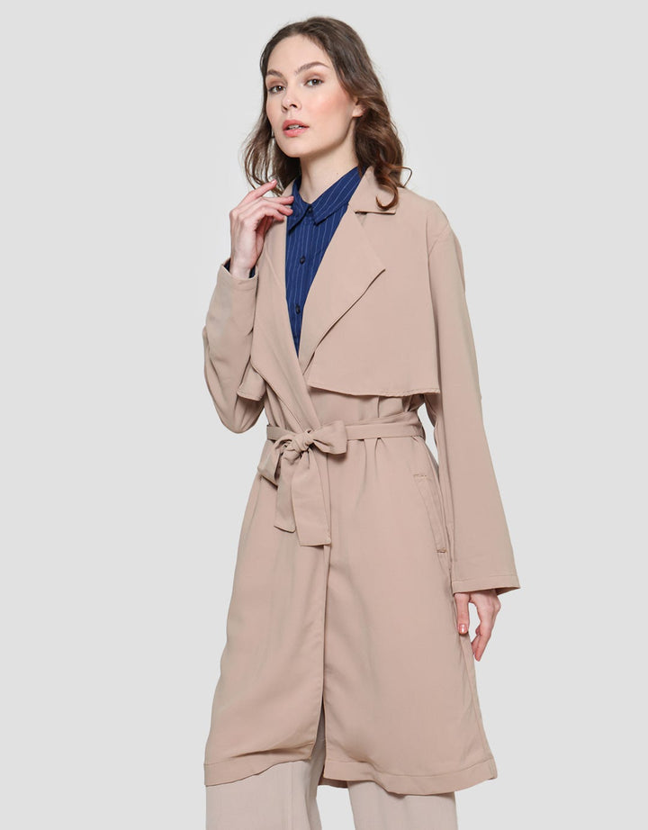 Cardinal Femme Desain Layer Blazer Wanita