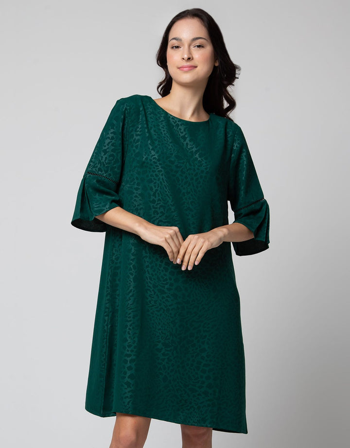 St. Yves Short Sleeve Midi Dress Laces With Emboss Fabric