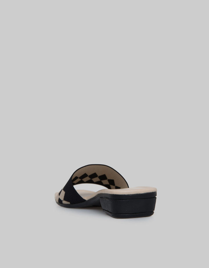 Connexion Slipper Sandals Two Tone Color Strap