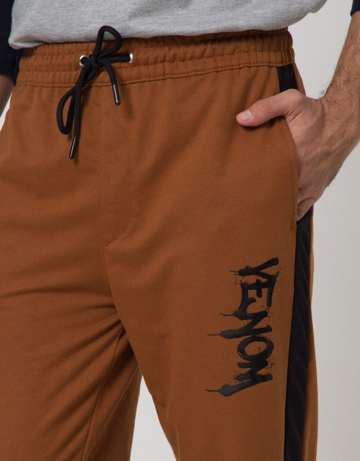 Marvel Venom Print Celana Jogger Pria
