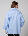 Details Wide Placket Kemeja Wanita