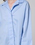 Details Wide Placket Kemeja Wanita