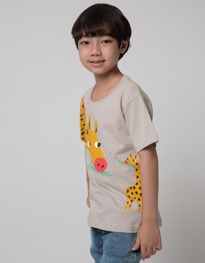Little M Short Sleeve Giraffe T-Shirt Application