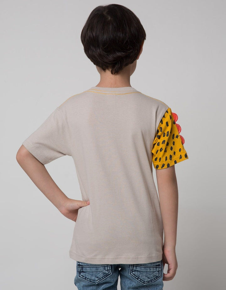 Little M Short Sleeve Giraffe T-Shirt Application