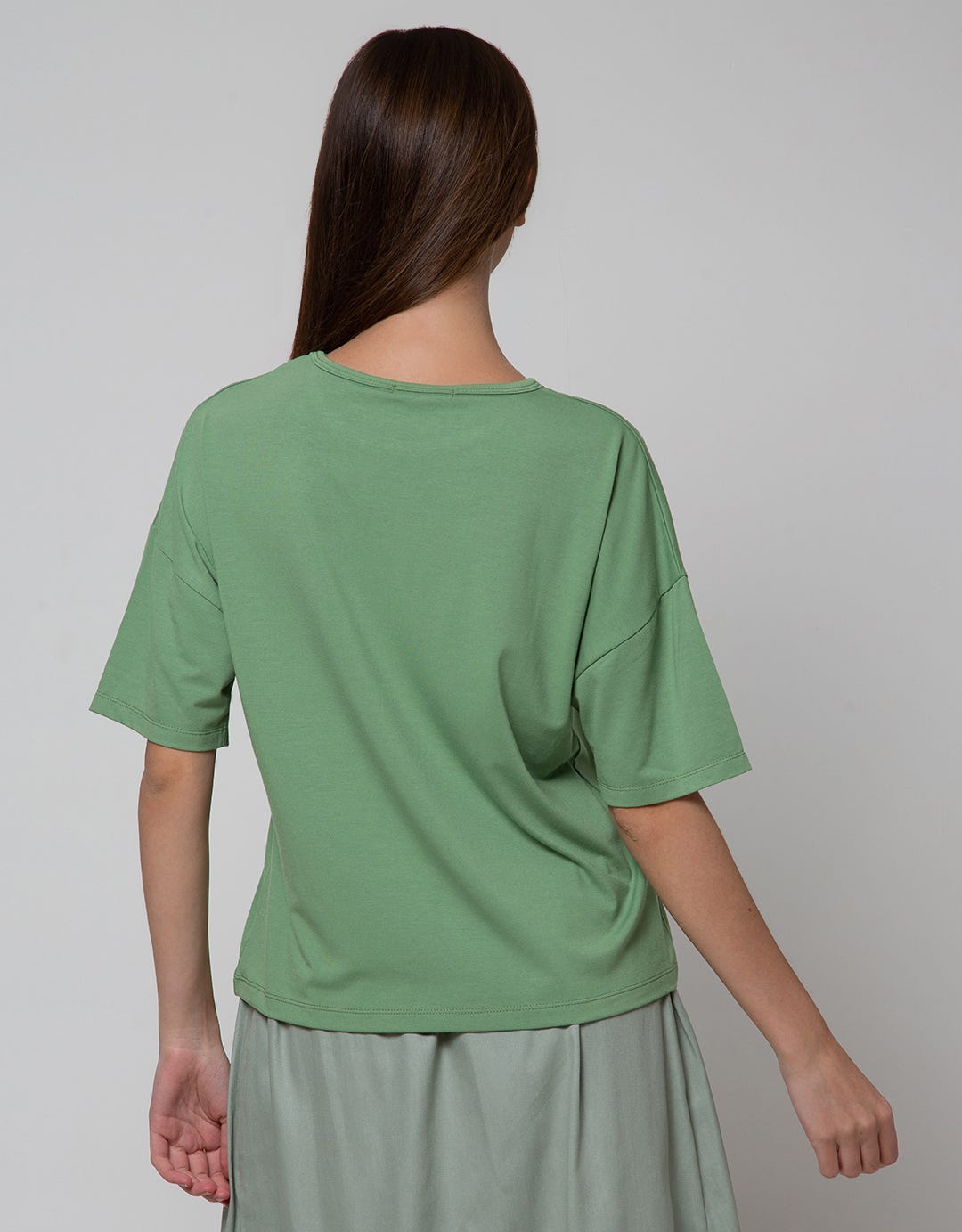 Connexion Boxy Loose Kaos Wanita