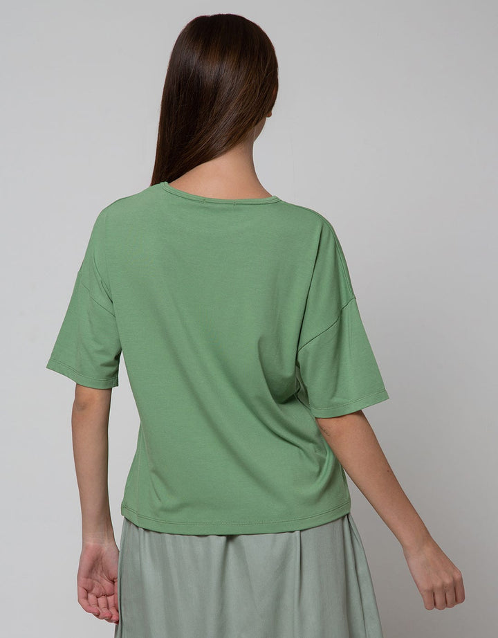 Connexion Boxy Loose Kaos Wanita