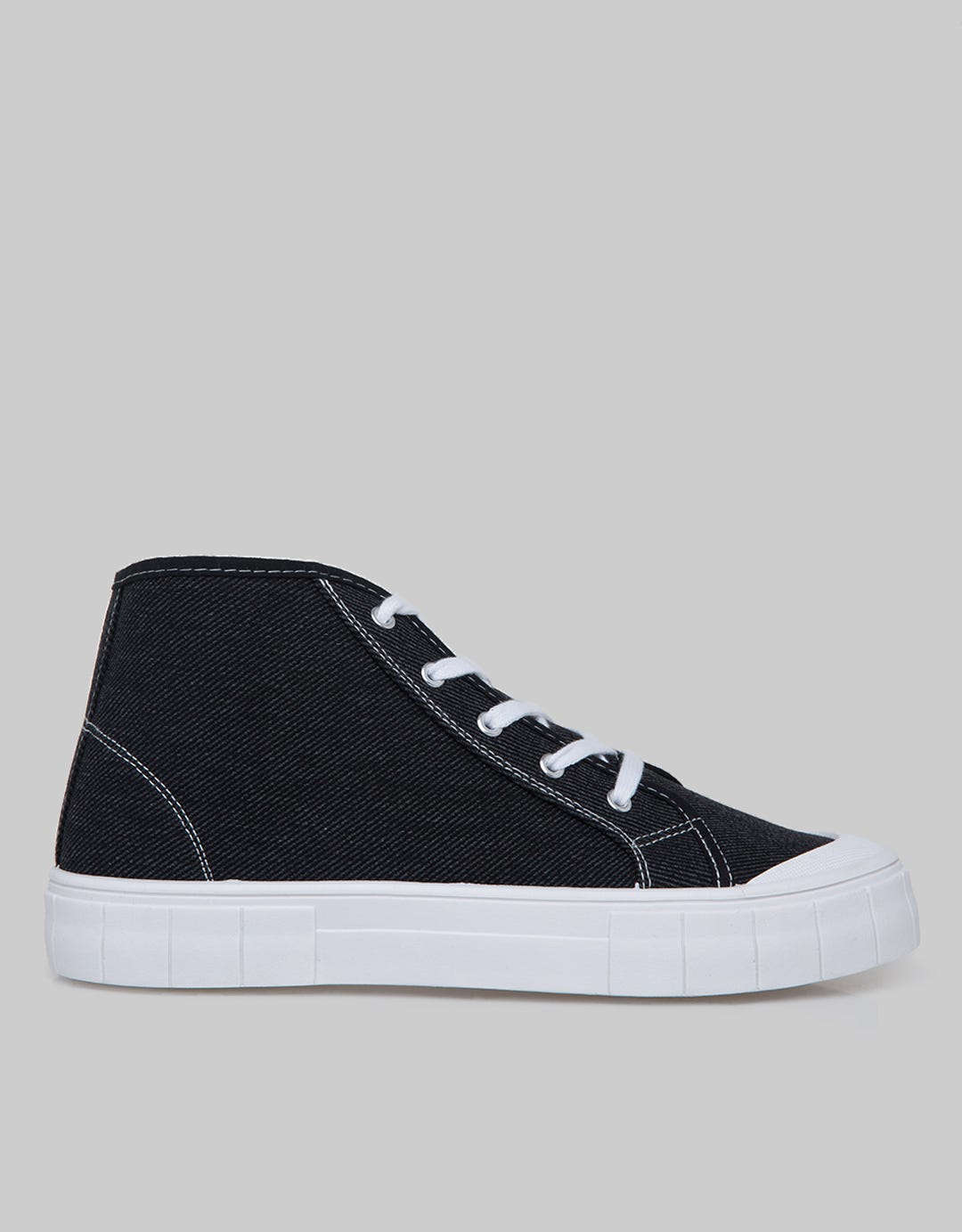 Nevada Classic Solid Sneakers Women