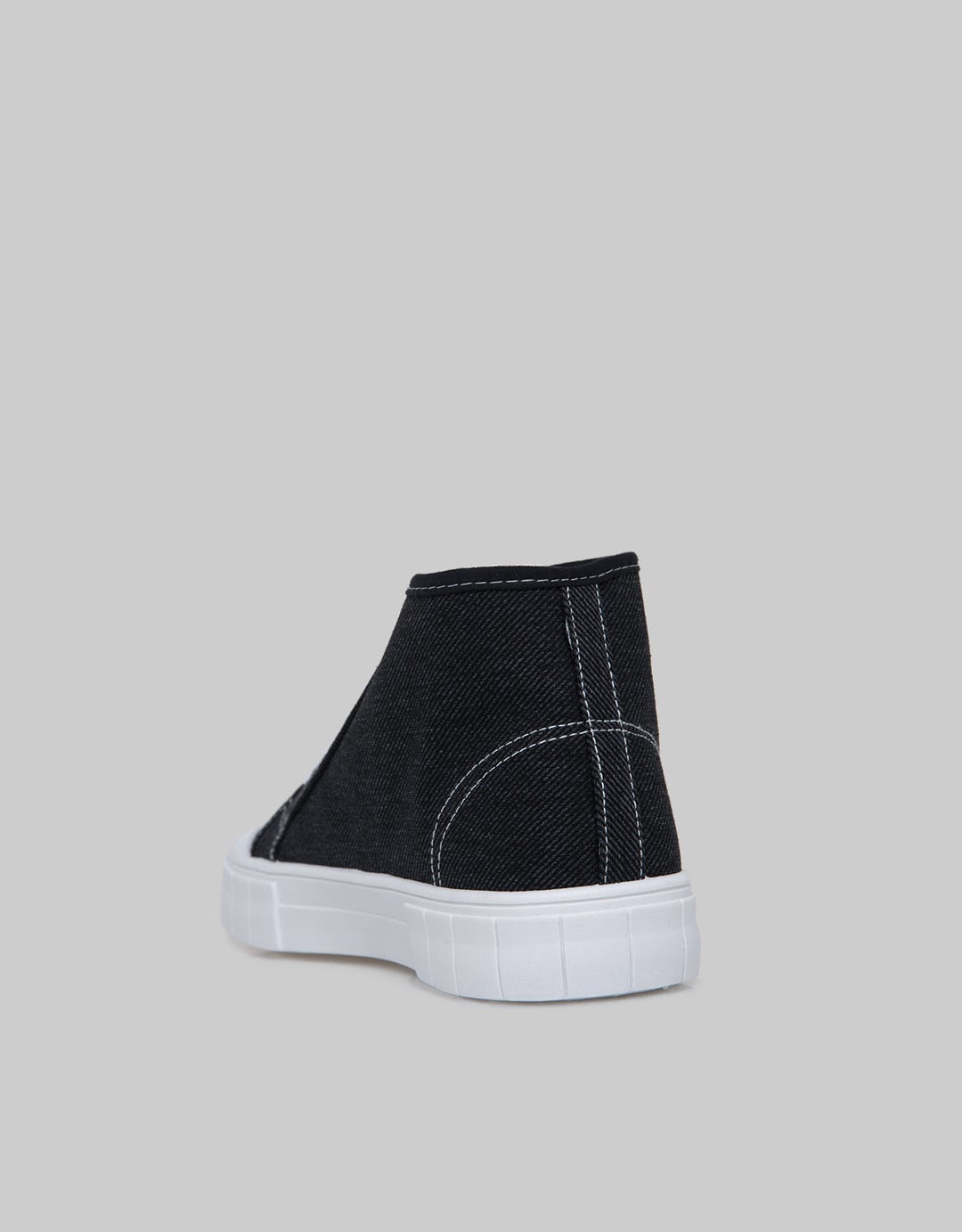 Nevada Classic Solid Sneakers Women