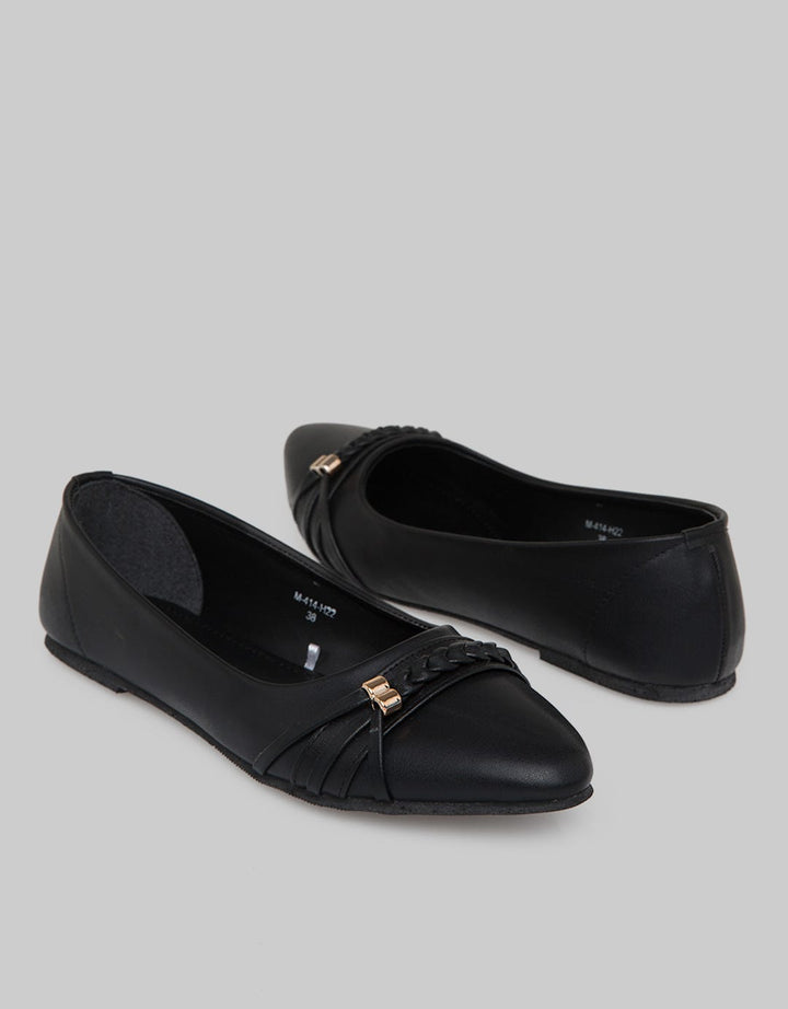 Yongki Komaladi Braid Chain Sepatu Flat Wanita