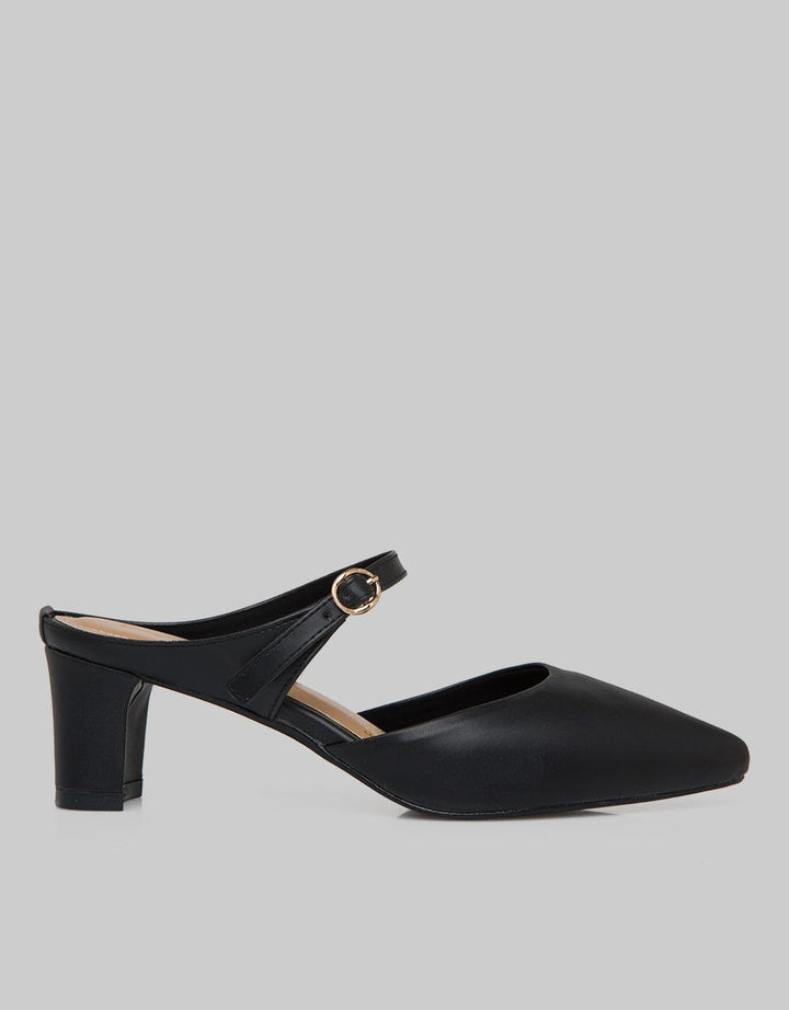 Yongki Komaladi Bustong Sandal