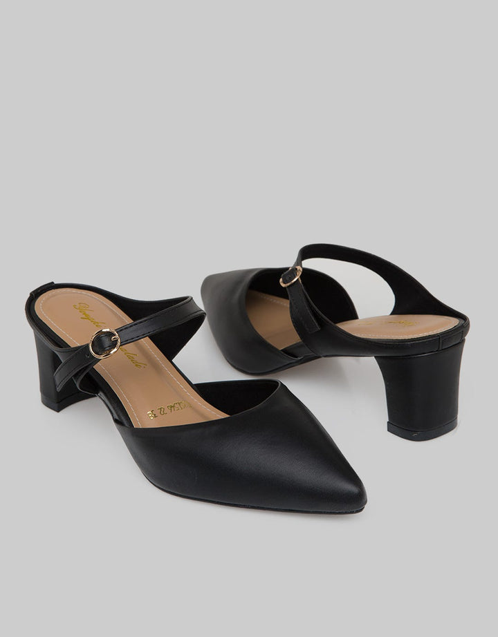 Yongki Komaladi Bustong Sandal
