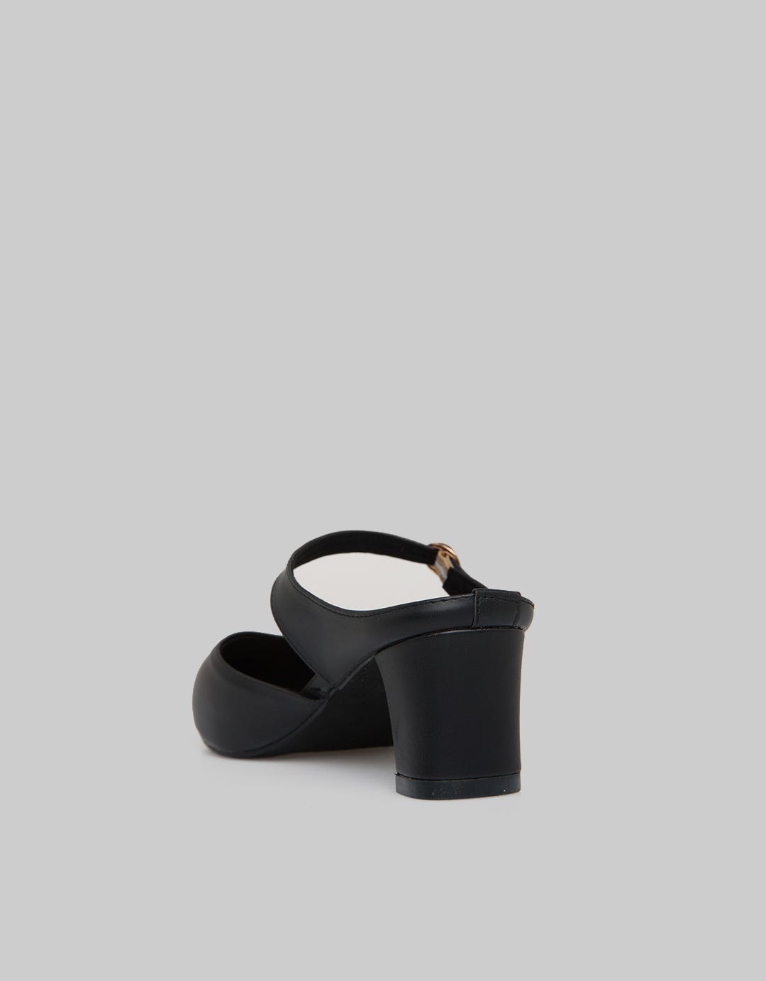 Yongki Komaladi Bustong Sandal