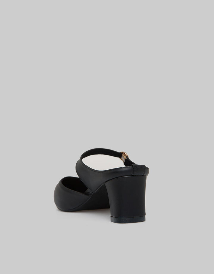 Yongki Komaladi Bustong Sandal