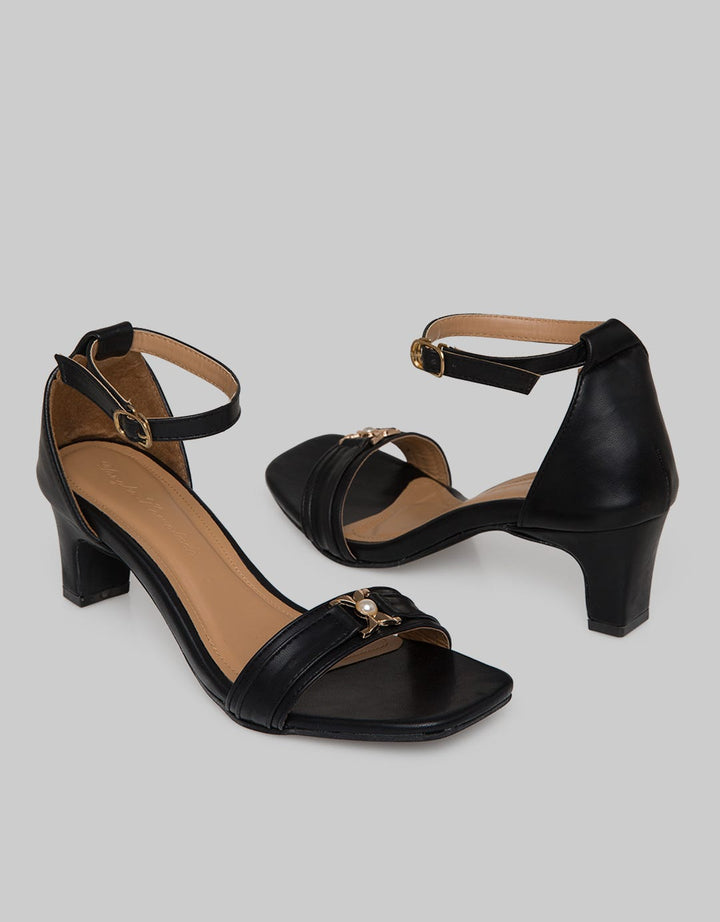 Yongki Komaladi Heels With Ankle Strap