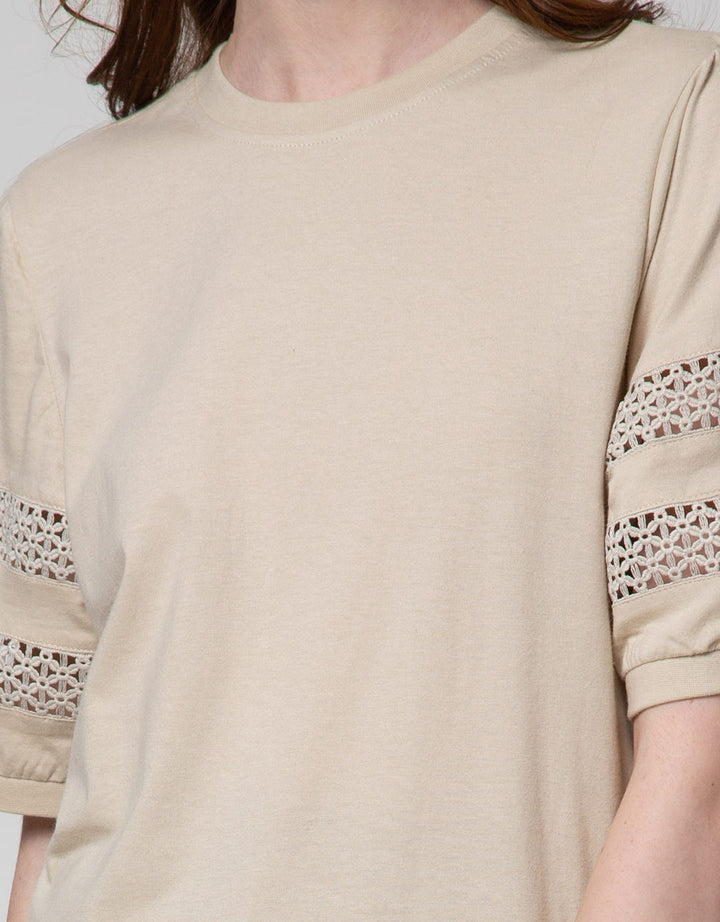 Connexion Lace Sleeve Kaos Wanita