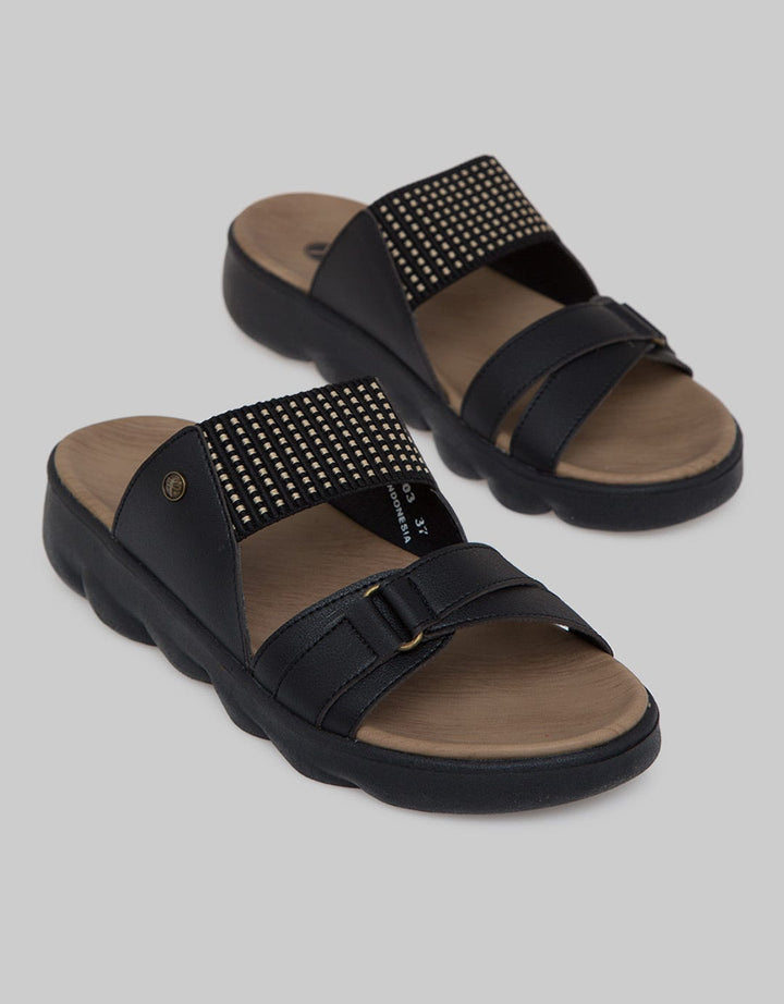 Triset Flat Sandals Buckle Detail