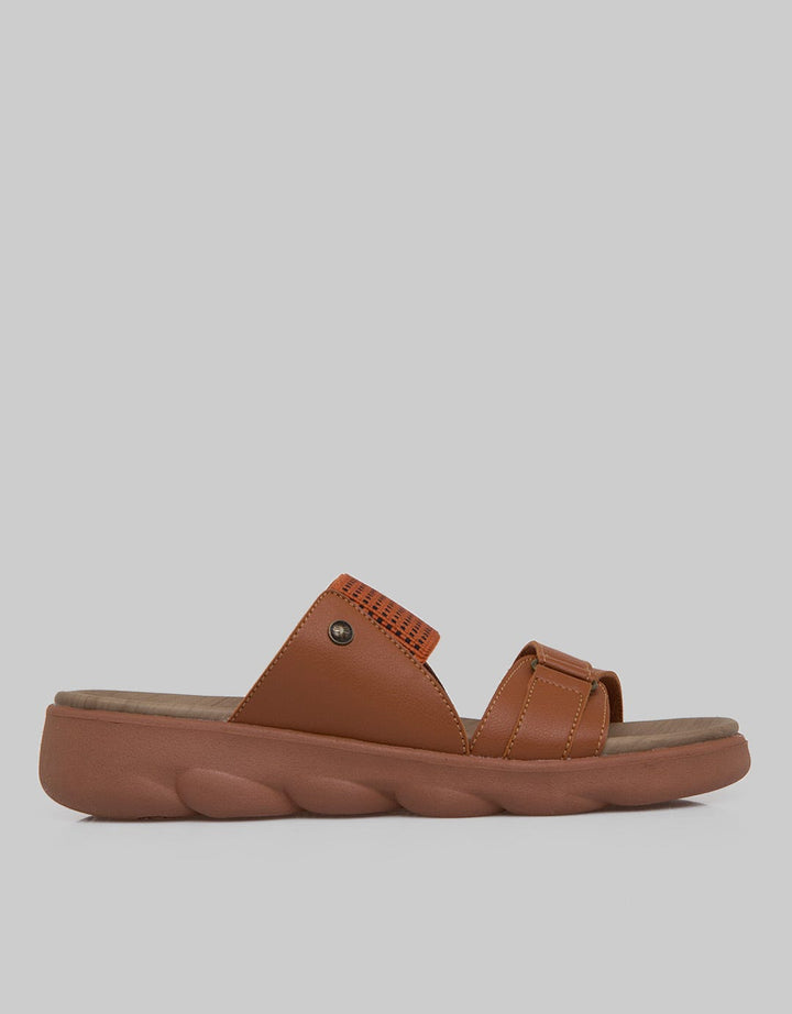 Triset Flat Buckle Sandal Model
