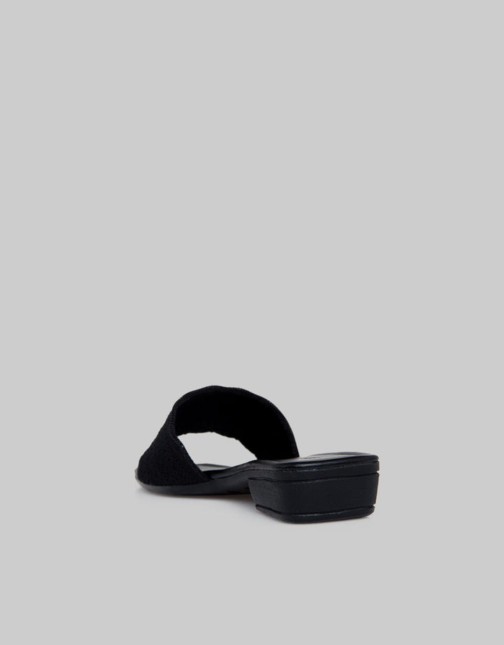 Connexion Slipper Sandals Women Wave Knit Strap