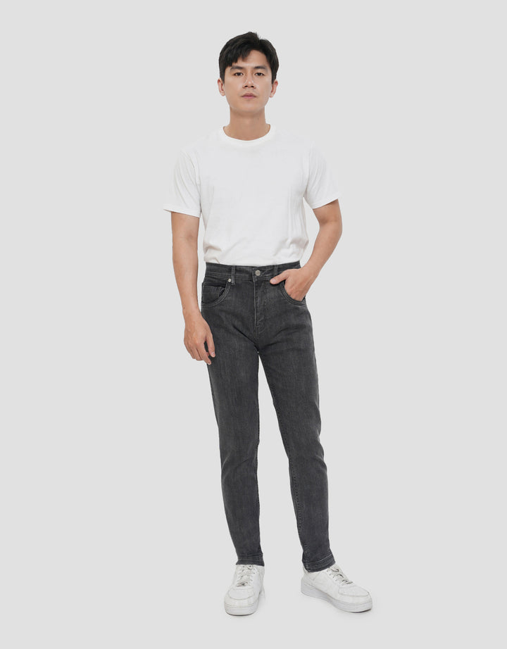 COLE CELANA JEANS PRIA