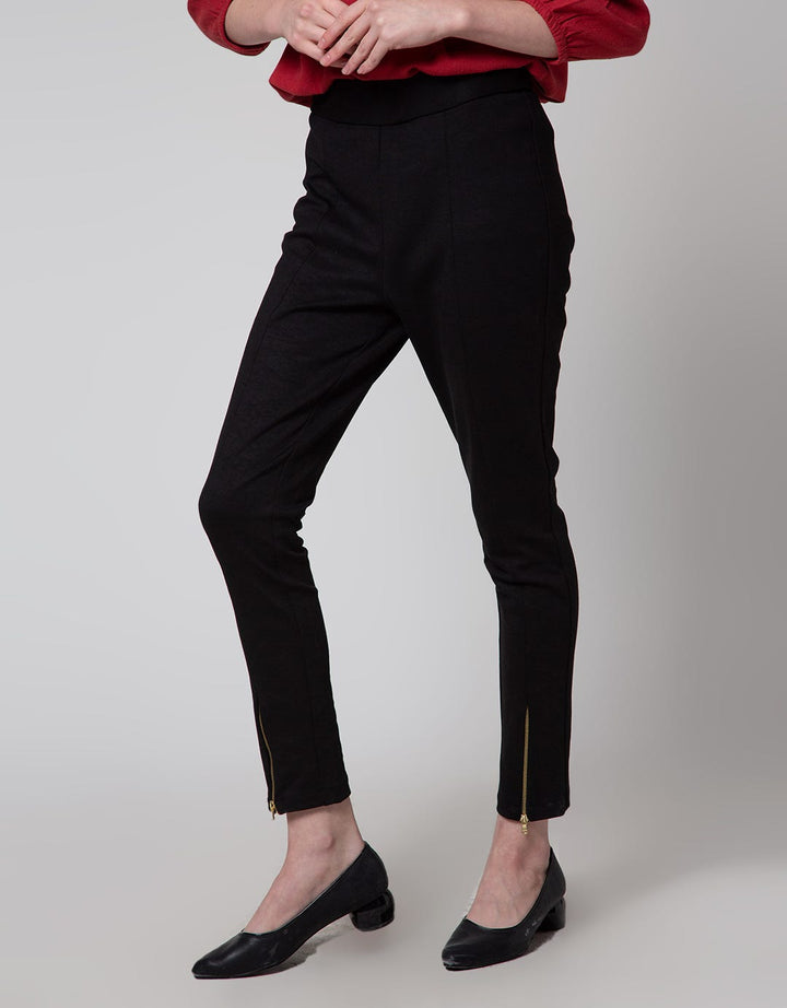 Edition Center Cut Zipped Pants