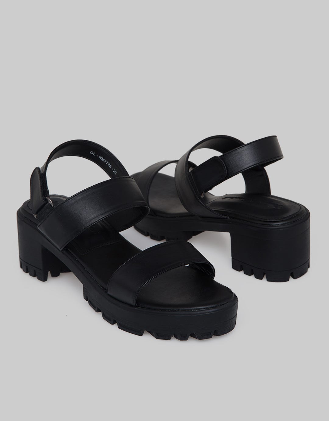 Yongki Komaladi Sandal Sling Back Velcro