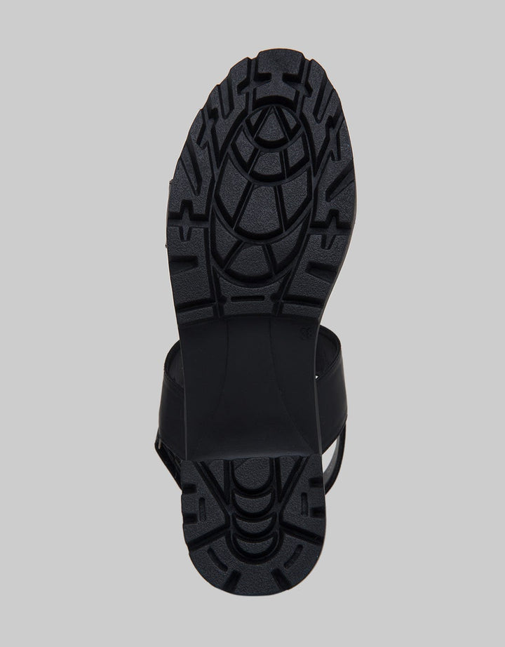 Yongki Komaladi Sandal Sling Back Velcro