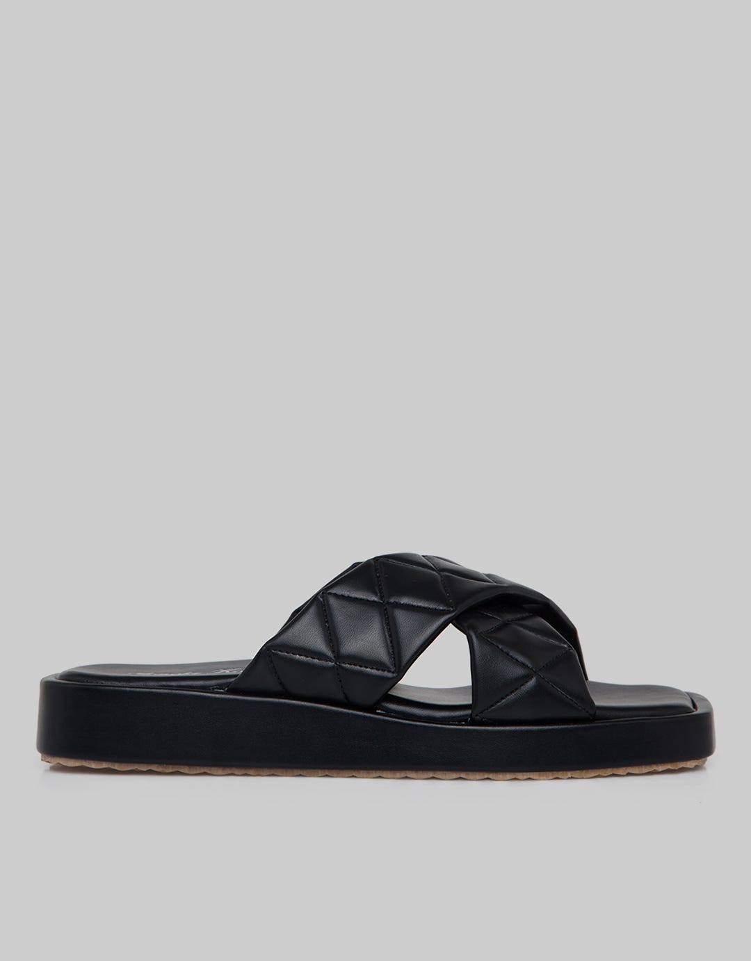 Yongki Komaladi Sandal Simply