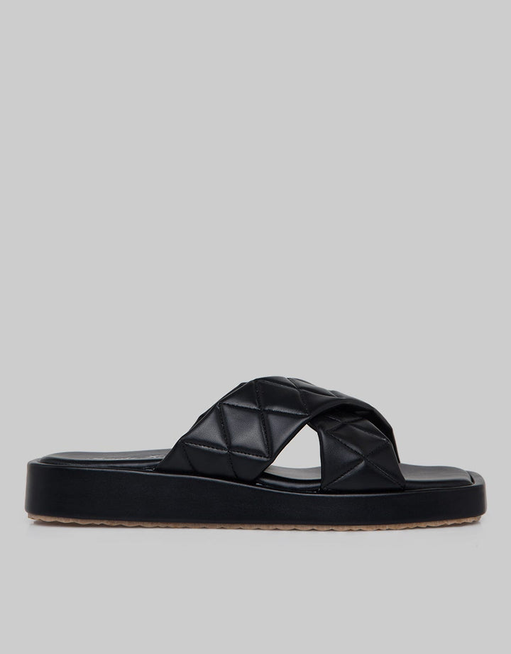 Yongki Komaladi Sandal Simply