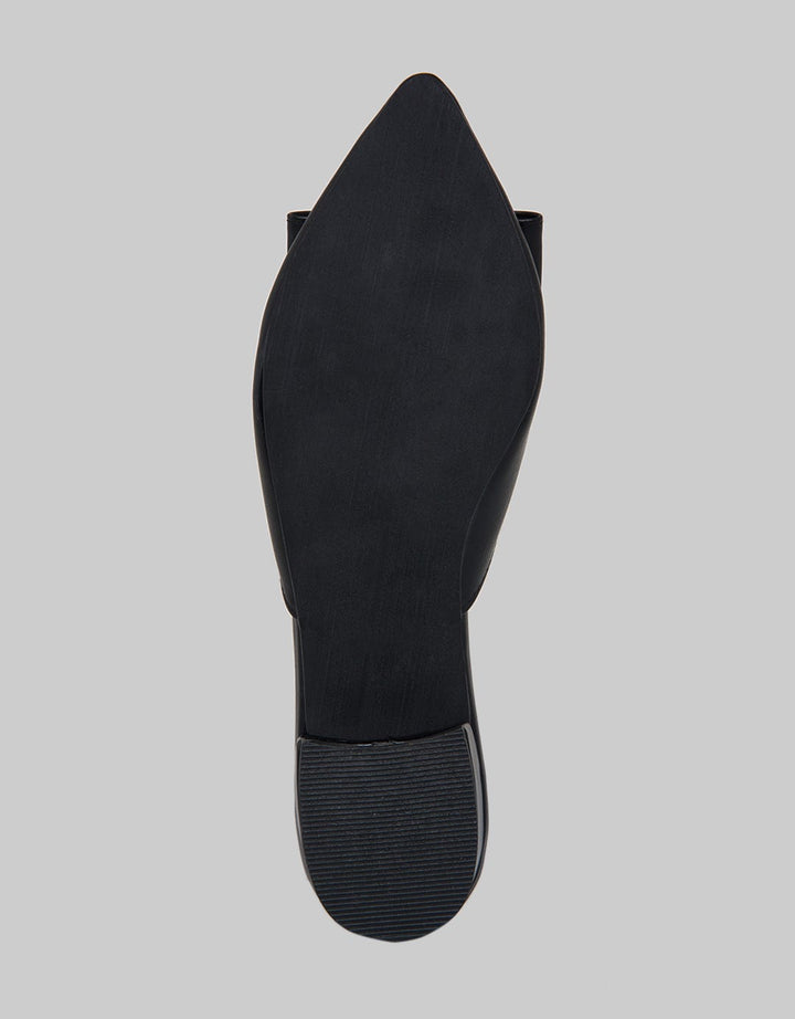 Yongki Komaladi Sepatu Hak Bustong