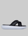 Yongki Komaladi Sandal Fashion Wanita