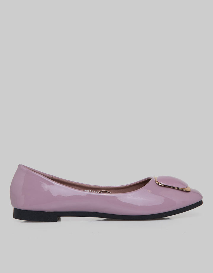 Yongki Komaladi Flat Shoes Slip On