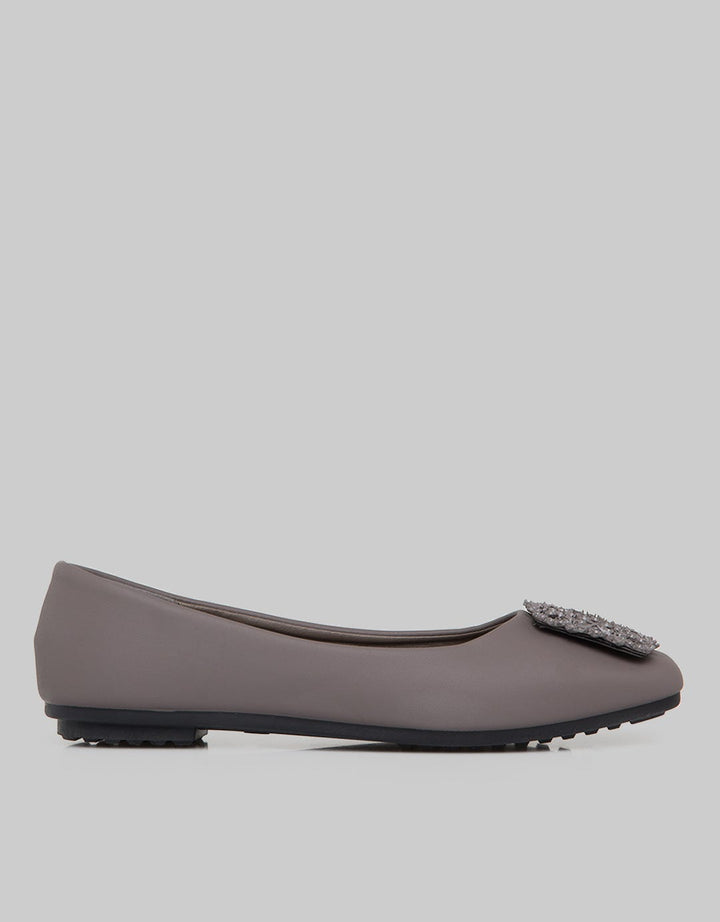 Yongki Komaladi Flat Shoes