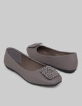 Yongki Komaladi Flat Shoes