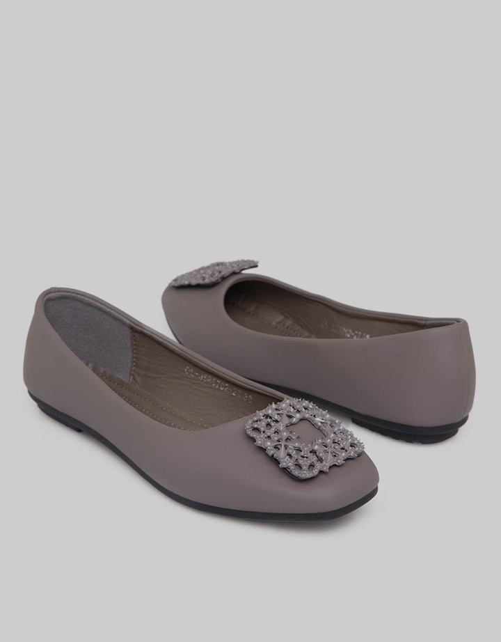Yongki Komaladi Flat Shoes