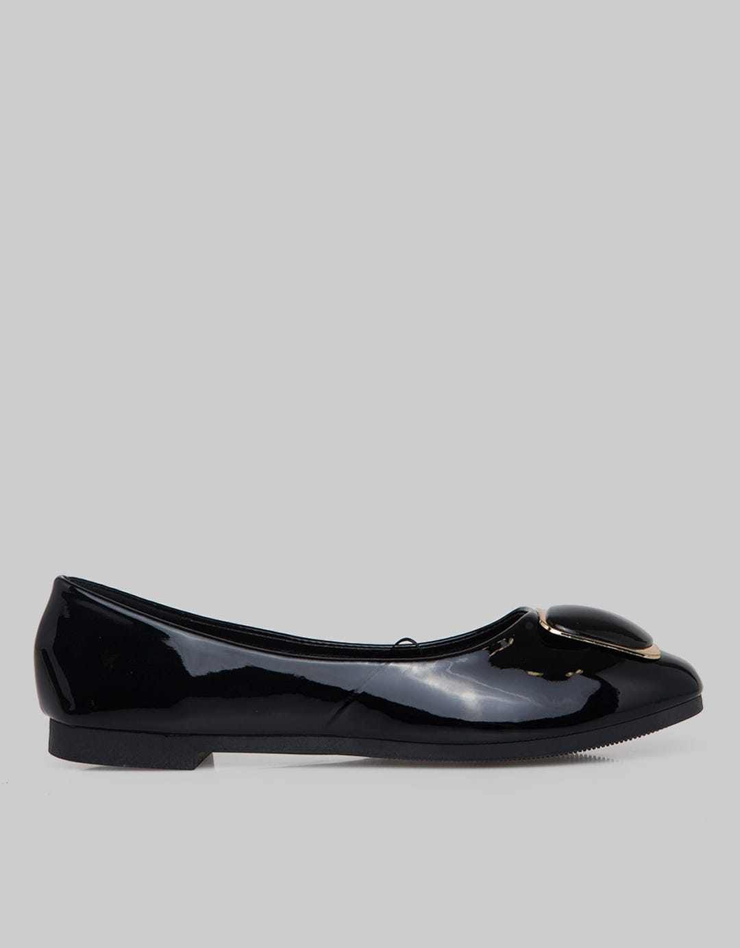 Yongki Komaladi Flat Shoes Slip On