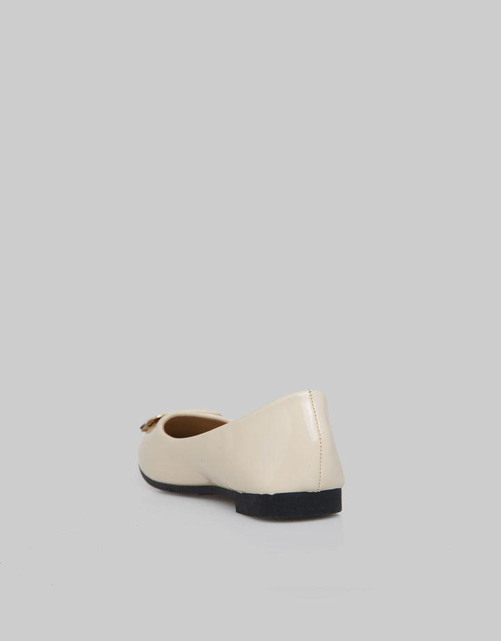 Yongki Komaladi Flat Shoes Slip On