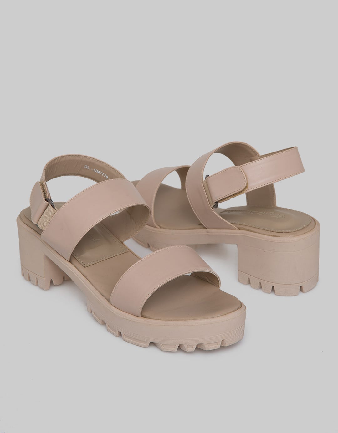 Yongki Komaladi Sandal Kasual Sling Back Velcro