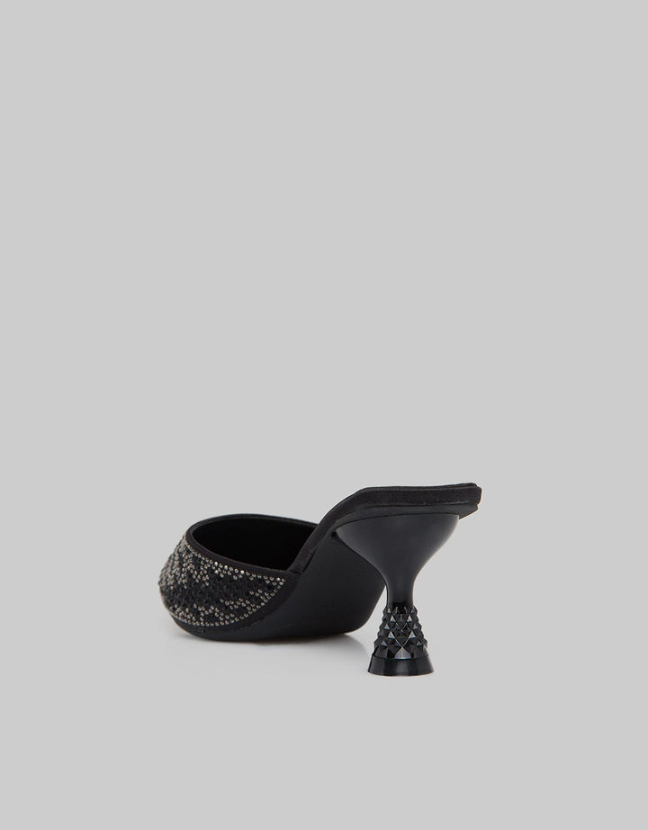 Yongki Komaladi Studded Bustong Shoes