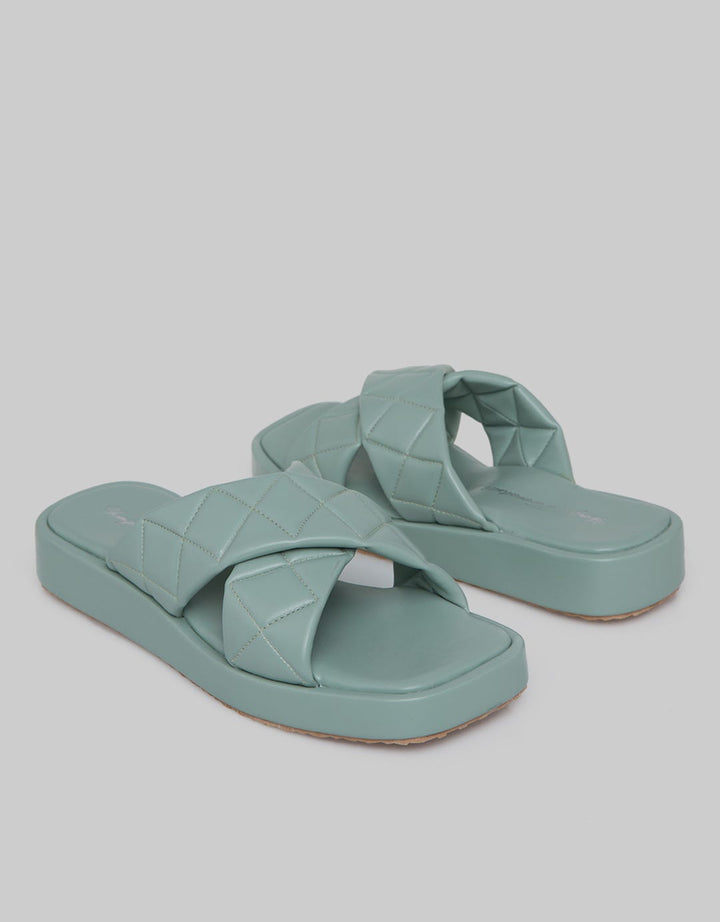 Yongki Komaladi Sandal Simply