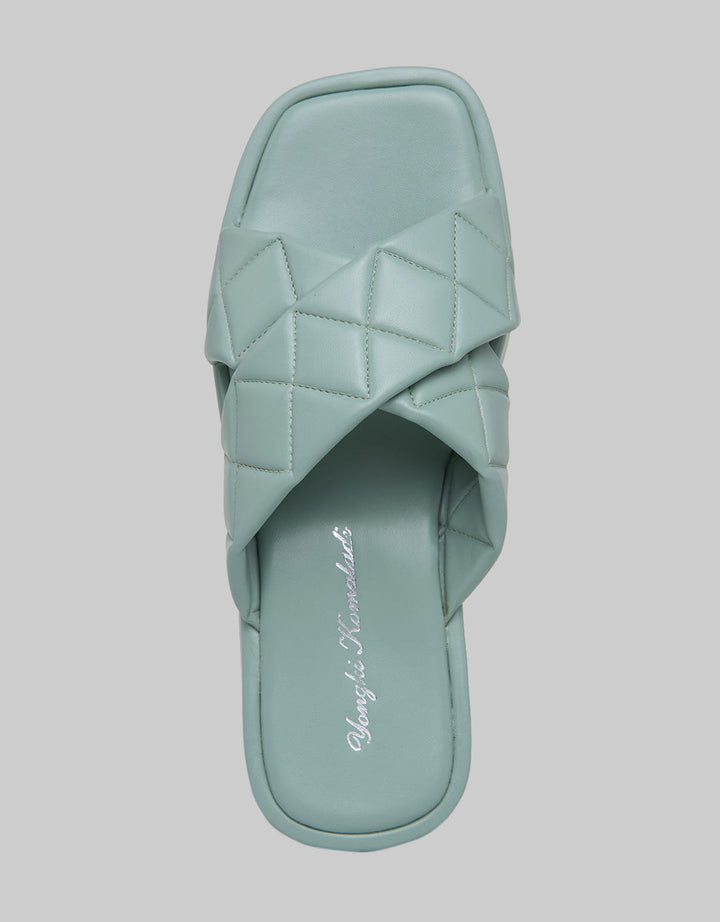 Yongki Komaladi Sandal Simply