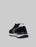 Yongki Komaladi Sepatu Sporty Look