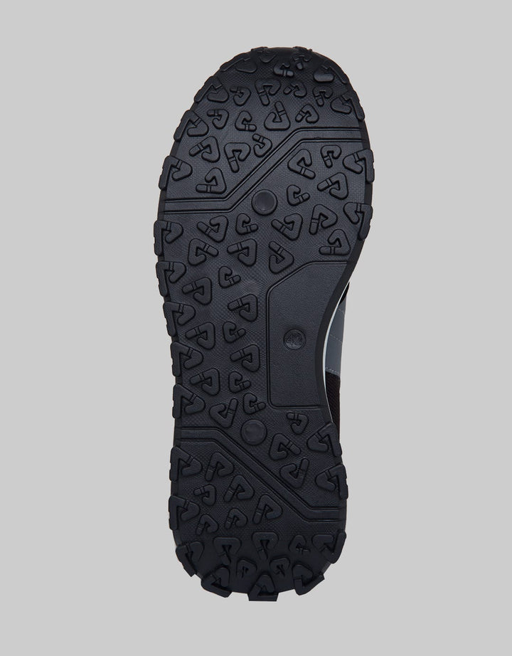 Yongki Komaladi Sepatu Sporty Look