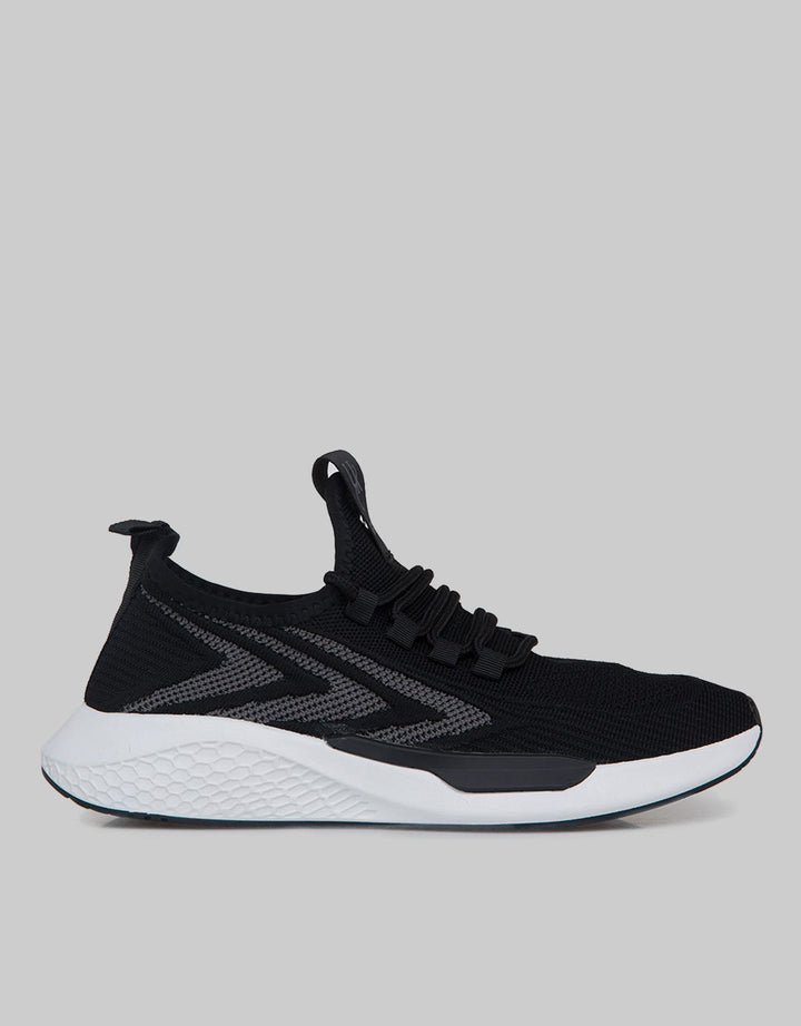 Yongki Komaladi Sepatu Sporty