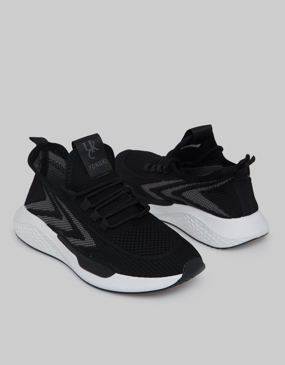 Yongki Komaladi Sepatu Sporty