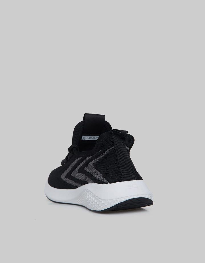 Yongki Komaladi Sepatu Sporty