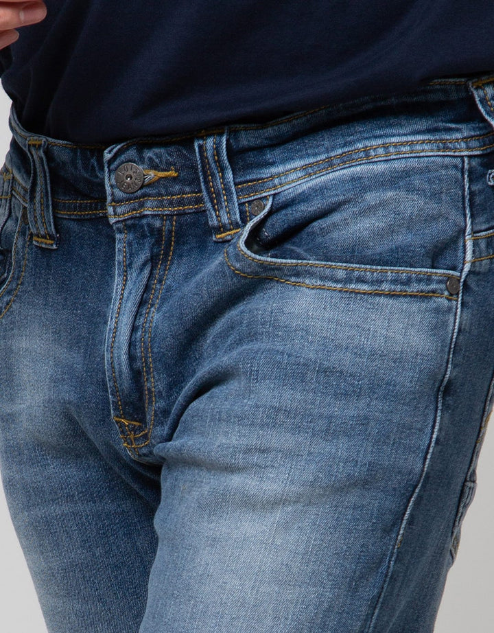 Lois Slim Fit Stretch Washed Jeans Pria