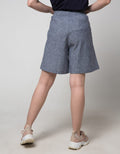 Details Basic Woven Celana Pendek Wanita