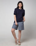 Details Basic Woven Celana Pendek Wanita