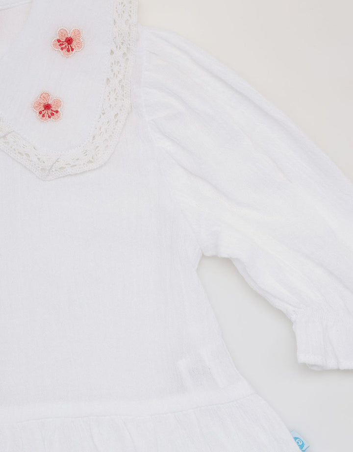 Pipiniko Blouse 3/4 Sleeve Colar Ruffle Flower